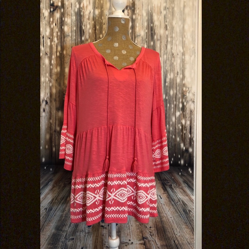 RXB bell sleeve embroidered pull on top (M)